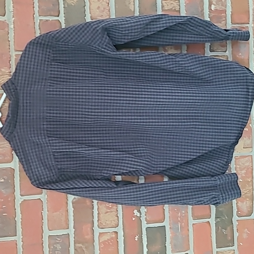J. Crew Men's Button Down Shirt, Size Medium - Picture 4 of 4